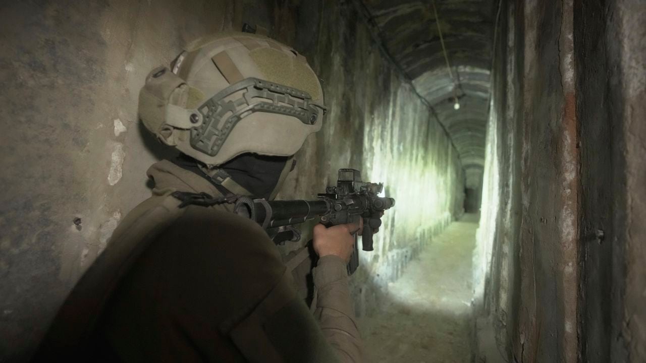túnel del grupo terrorista Hamás bajo un hospital de Gaza