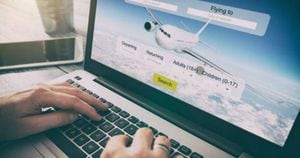 Comprar un vuelo por internet le puede salir más caro de lo que tal vez se imagina. (Getty Images)