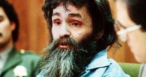 Manson, de 82 años, estaba vivo, pero se negó a dar más información. Foto: AP