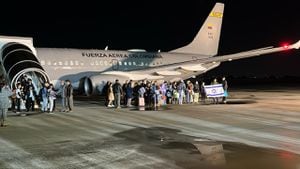 Más de 100 colombianos fueron repatriados de Israel. Llegaron a Bogotá este viernes, 13 de octubre.