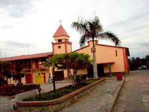 Parque principal del municipio de Cáceres, Antioquia. Imagen de referencia.