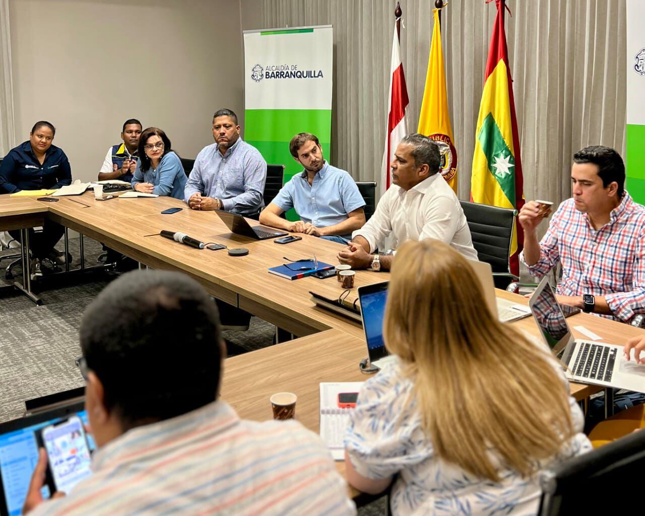 José Curvelo, jefe de la Oficina de Asuntos Portuarios de la Alcaldía de Barranquilla, participó de la reunión.