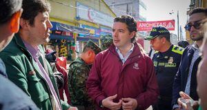 El secretario de Seguridad, Aníbal Fernández, visitó las zonas de comercio en Bogotá en medio de los controles para prevenir el hurto.