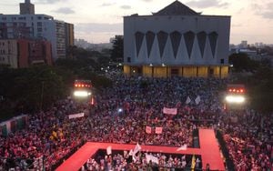 Es la primera manifestación masiva que lidera Petro de cara a los comicios de 2022.