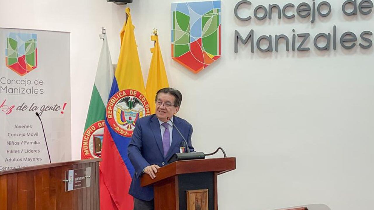 El ministro de Salud y Protección Social, Fernando Ruiz Gómez, en el Concejo de Manizales.