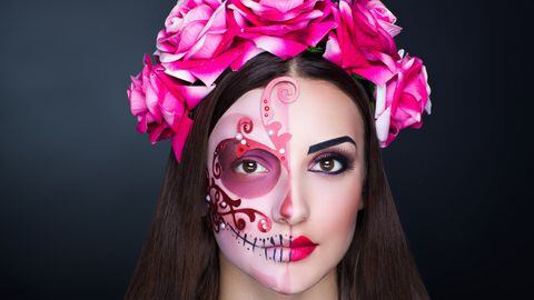 La Catrina, personaje mexicano, alusivo a la muerte, es uno de los maquillajes y disfraces populares de Halloween en Colombia.