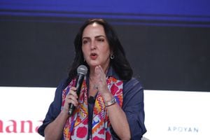Panel. CONSENSO NACIONAL: ¿CUÁL ES EL CAMINO DE LAS REFORMAS?
María Fernanda Cabal, senadora del Centro Democrático