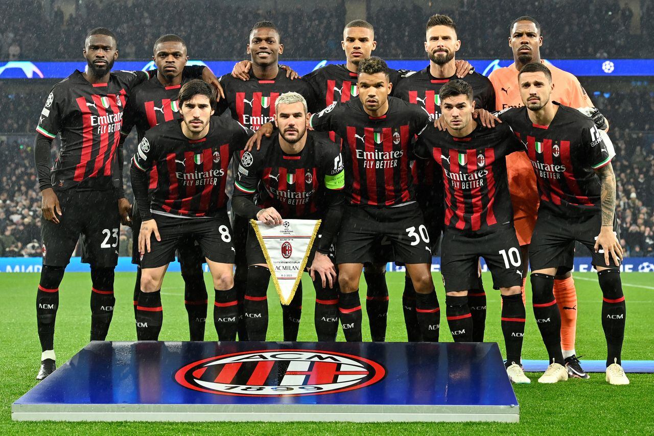 AC Milan, nómina histórica que pasó a cuartos de final en UCL.