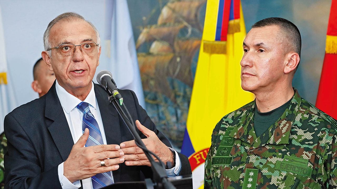 El ministro Iván Velásquez no asistió a la Comisión de Inteligencia y Contrainteligencia del Congreso. Discutieron los excesos del general Luis Ospina. 