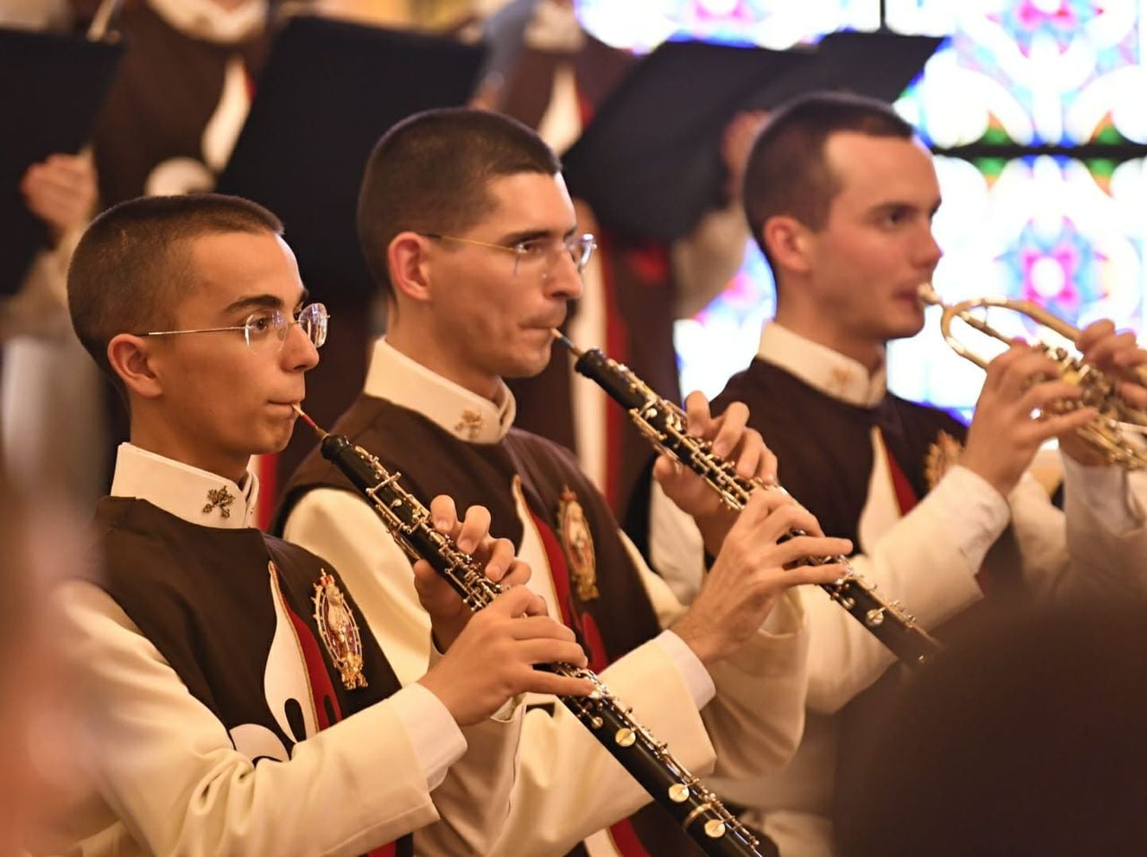 El mejor Coro Gregoriano de América -y uno de los mejores del mundo- quienes además interpretan la polifonía sacra.