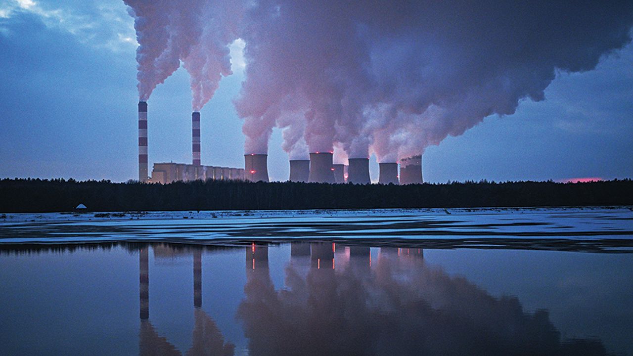 Los combustibles fósiles comprenden el 80 por ciento de la demanda actual de energía primaria en el mundo y el sistema energético es la fuente de aproximadamente dos tercios de las emisiones globales de CO2.