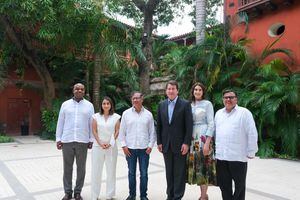 Presidente Gustavo Petro y el comité de relaciones exteriores en Cartagena