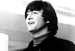 El líder de los Beatles John Lennon, fue asesinado en 1980 a la edad de 40 años, de acuerdo con Forbes, su imagen genera cerca de US$9 millones al año.