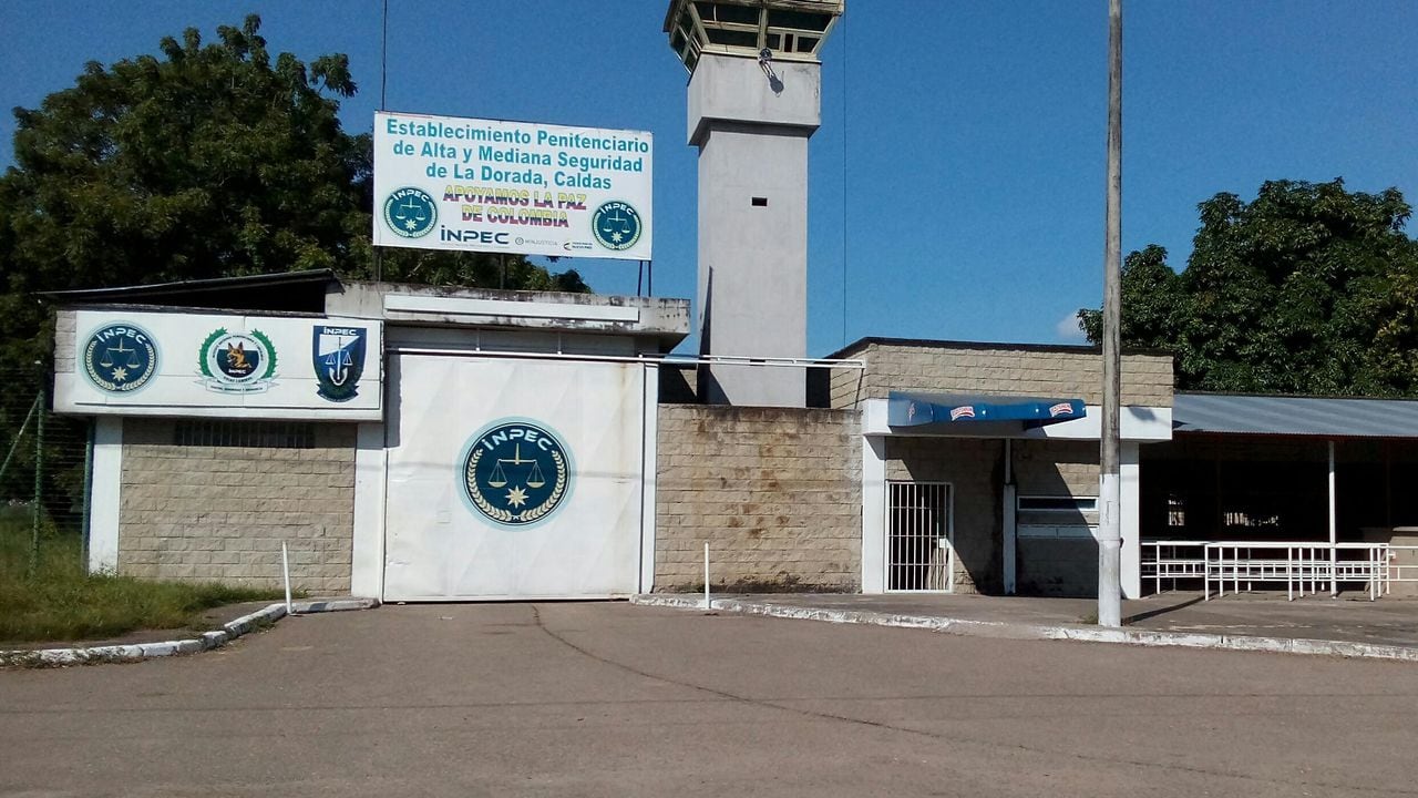 Esta cárcel fue inaugurada por el entonces presidente de la República, Álvaro Uribe Vélez, para albergar a 1.600 personas privadas de la libertad