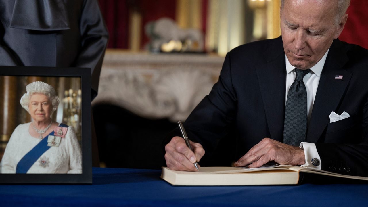 Joe Biden asegura que la reina Isabel II le recordaba a su madre.