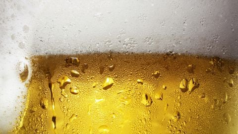 ¿Cómo enfriar la cerveza en 5 minutos o menos?