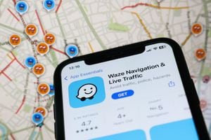 Waze ofrece información en tiempo real sobre el tráfico.