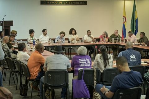 En el encuentro acompañaron la Conferencia Episcopal, la Defensoría del Pueblo, los alcaldes del departamento y las comunidades afectadas en el territorio.