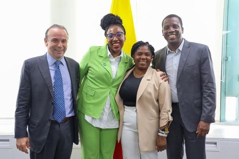 La delegación de la Administración caleña estuvo acompañada por Carolina Quijano, secretaria de Bienestar Social, y Roger Mina, gerente general de Emcali.