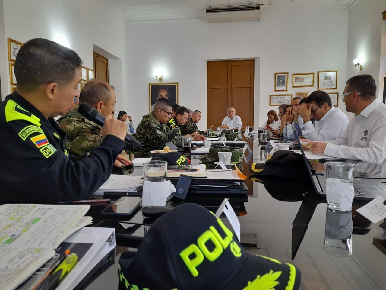 Las autoridades de la Fuerza Pública también participaron de este consejo de seguridad.