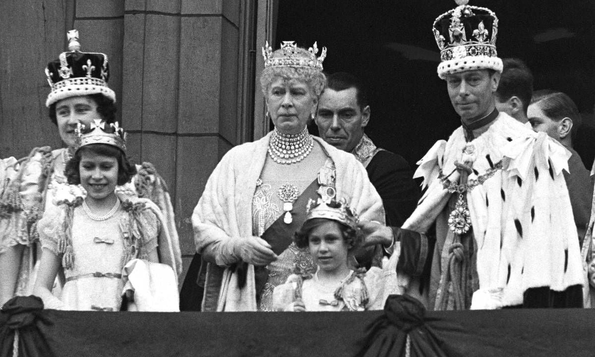 María de Teck fue la esposa del rey-emperador Jorge V del Reino Unido y por tanto reina consorte del Reino Unido y sus dominios británicos y emperatriz consorte de la India entre 1910 y 1936