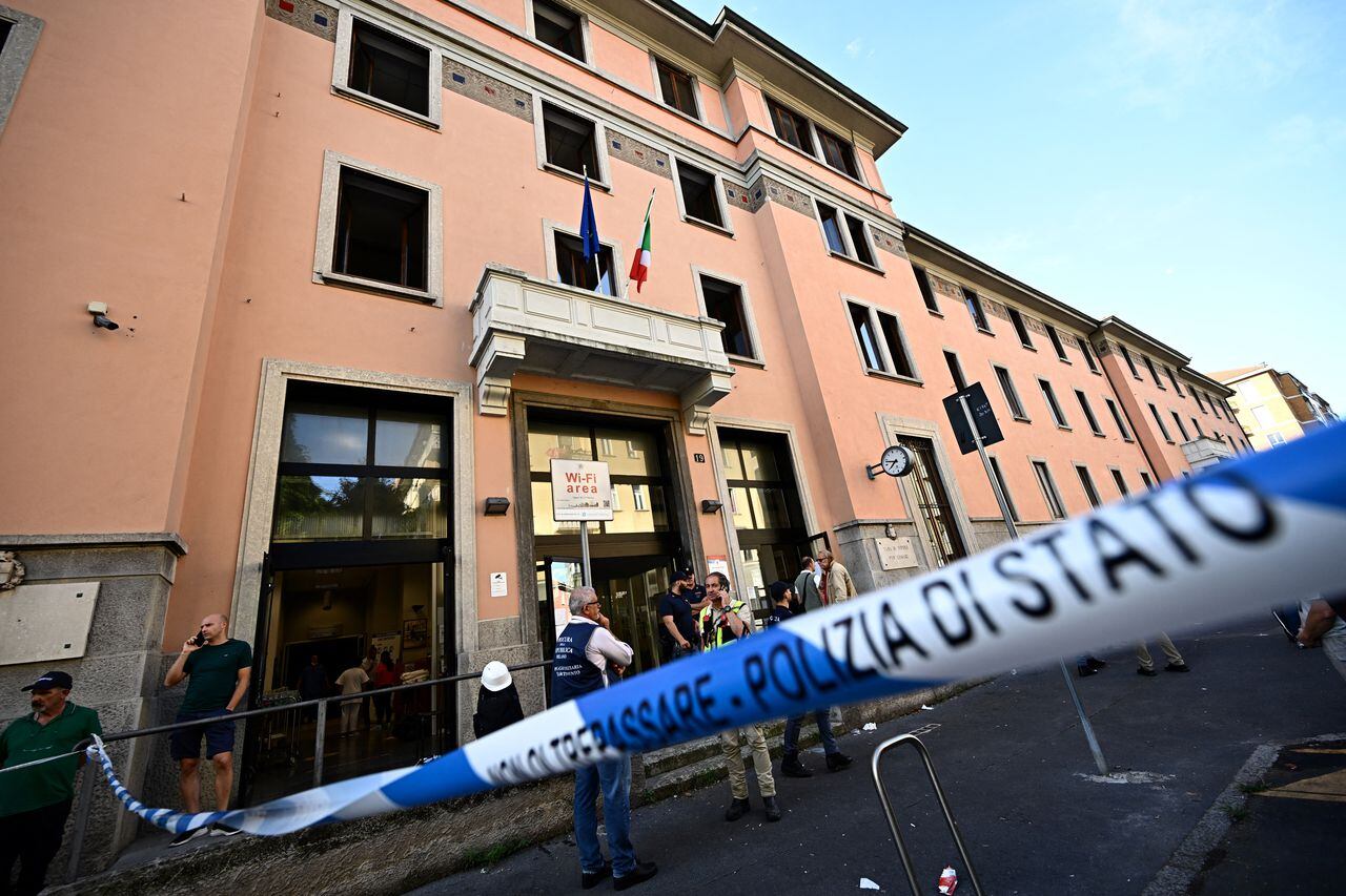 Un incendio mató a seis residentes, en Milán.  (Foto de GABRIEL BOUYS / AFP)
