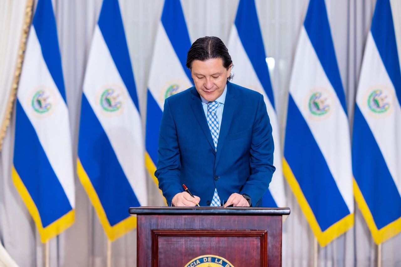 El colombiano Andrés Guzmán Caballero fue nombrado como comisionado Presidencial para los Derechos Humanos de la República El Salvador.
