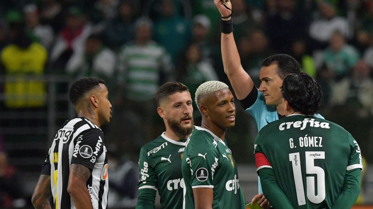 Palmeiras agudizó la crisis de Mineiro