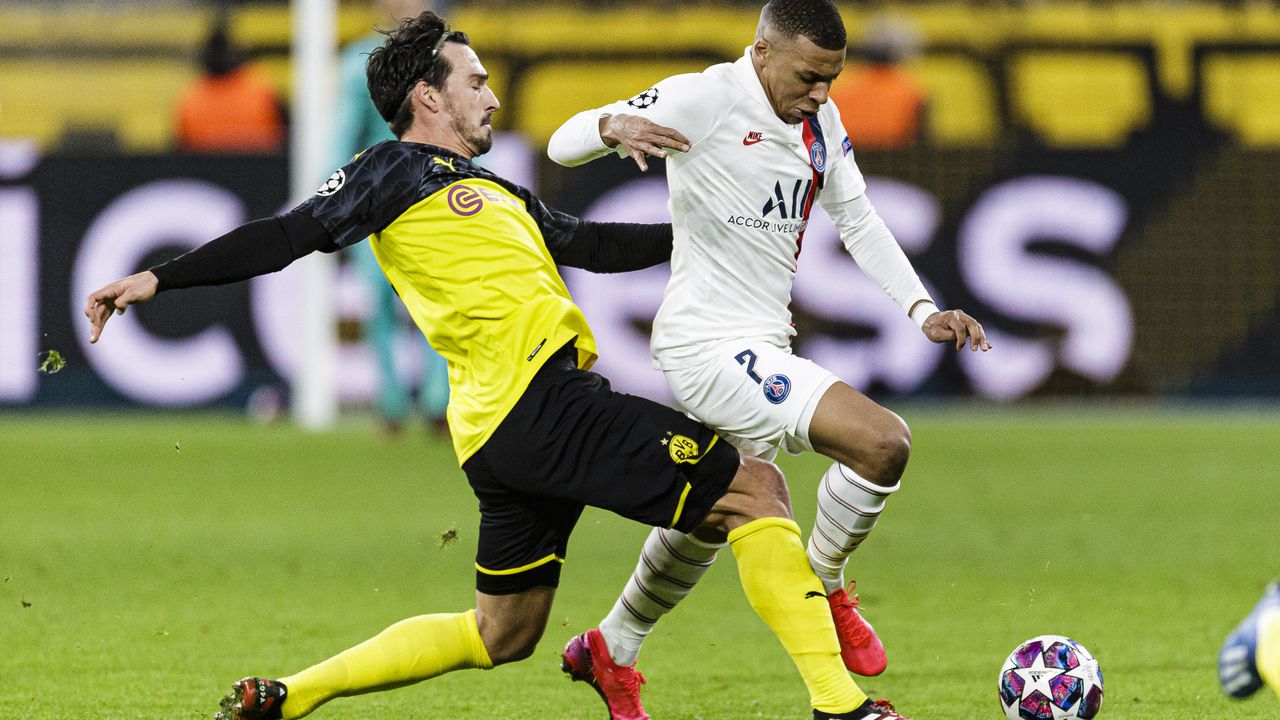 Kylian Mbappé ante el Dortmund.