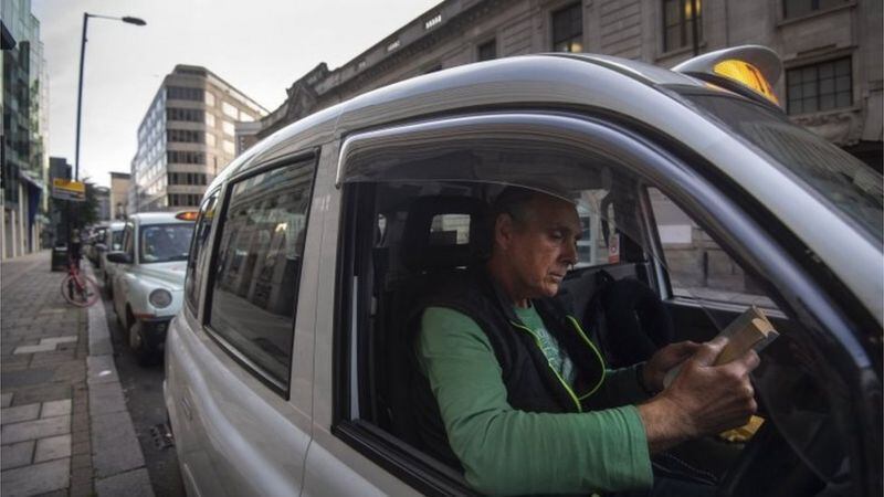 Estudios indican que los taxistas de Londres tienen hipocampos más desarrollados por el tipo de trabajo que realizan.