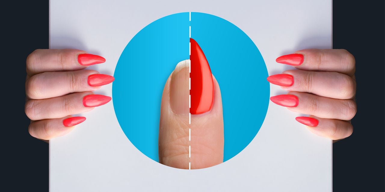 Presentación de tratamiento de manicura Uña stiletto roja con pantalla dividida sin tratar