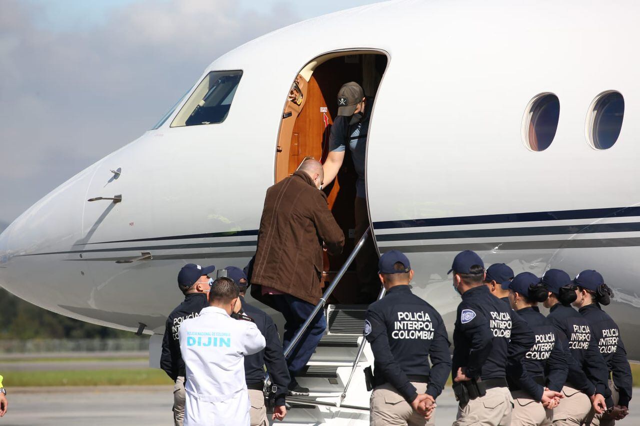 La Policía e Interpol Colombia cumplieron con el compromiso de cooperación judicial. Se hicieron efectivas las extradiciones de peligrosos delincuentes a los Estados Unidos.