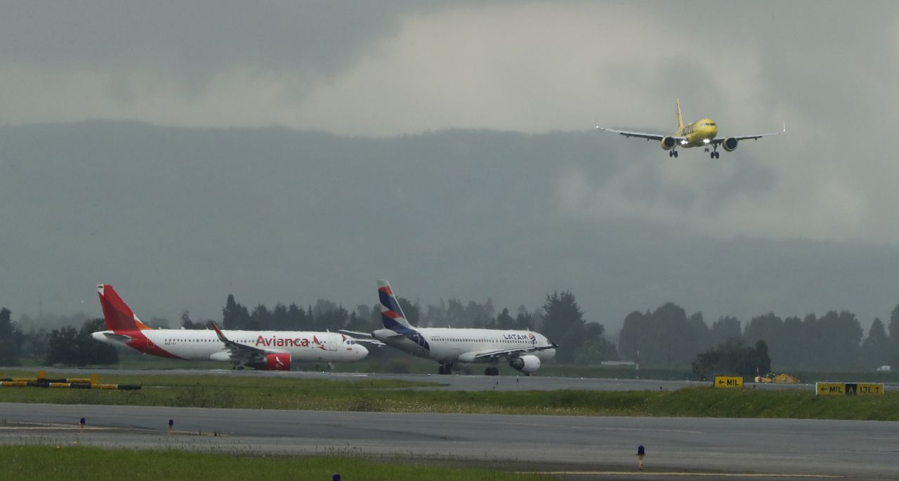 Pista aeropuerto El Dorado Bogotá
Opain
Terminal aéreo
Bogotá 14 de mayo del 2022
Foto Guillermo Torres Reina / Semana