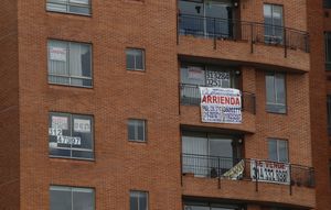 avenida Suba  con  calle 119 Se vende o se arrienda finca raiz crisis del mercado inmobiliario a causa de la pandemia del Coronavirus 
Bogota sept 14 del 2020
Foto Guillermo Torres Reina / Semana