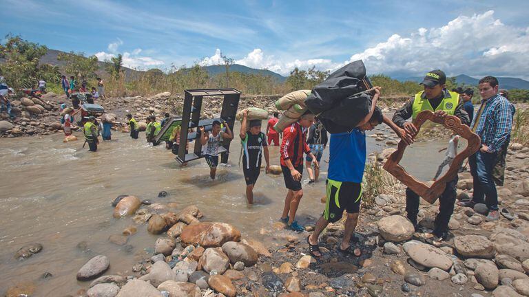Entre 2013 y 2015, cerca de 10.000 colombianos fueron expulsados de Venezuela, la mayoría en forma colectiva, todos sin debido proceso ni consideración de su status migratorio y de protección.