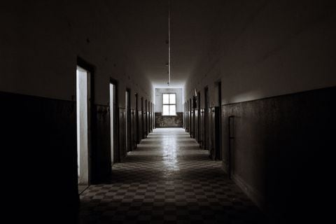 Tener electricidad, alimentos y  vida cotidiana les da tranquilidad a los internos en un hospital psiquiátrico al norte de Kiev.