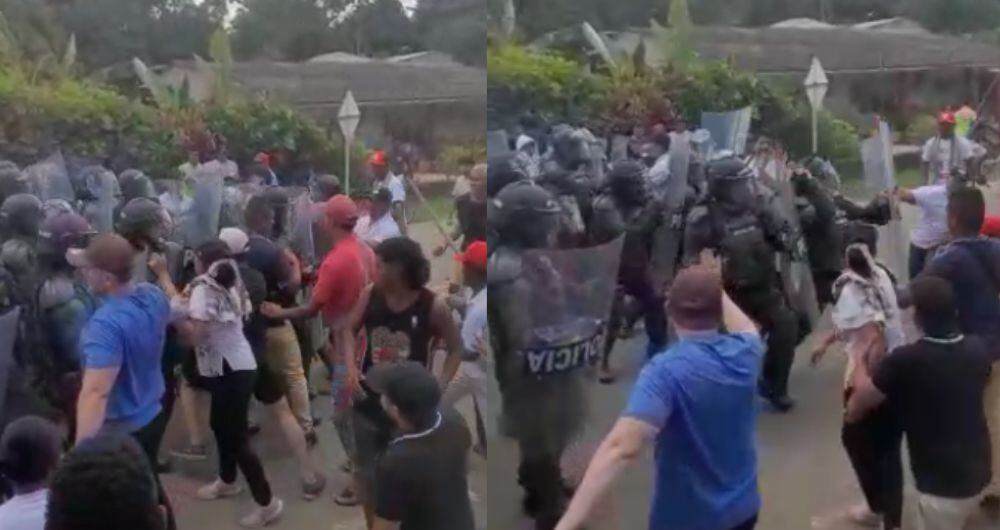 Orden de desalojo termina en enfrentamientos entre la Policía Nacional e invasores en Necoclí, Antioquia.