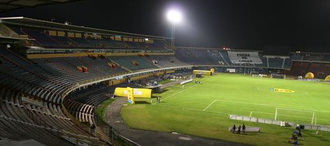 Millonarios pide que vuelvan las mallas a los estadios de Colombia