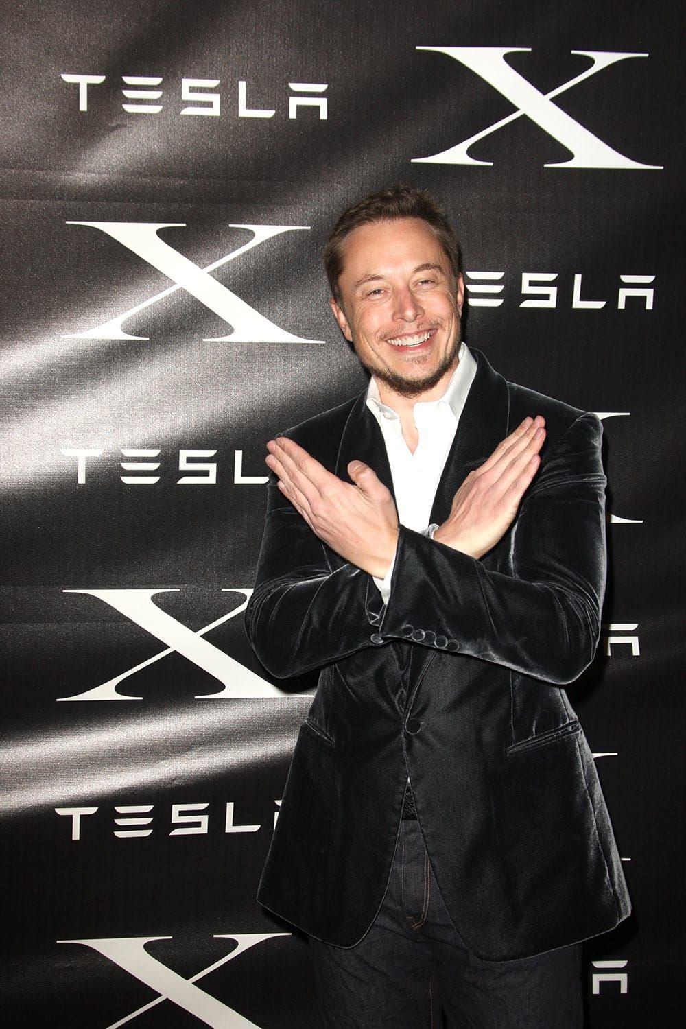 Elon Musk planea cambiar el diseño de Twitter por una "X".