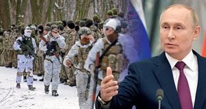 Por su parte, Vladímir Putin sostiene que las informaciones acerca de una guerra inminente son mentirosas y que no tiene ninguna intención de tomarse Ucrania; insiste en una salida diplomática del conflicto que se vive.