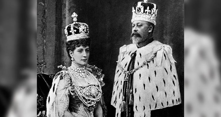 Alice Keppel, bisabuela de Camilla, fue la amante preferida del rey Eduardo VII, tatarabuelo de Carlos, con la aceptación de su esposa, Alexandra de Dinamarca.