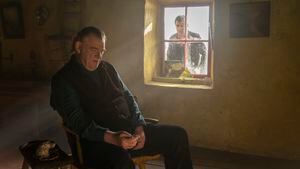 Brendan Gleeson y Colin Farrell en THE BANSHEES OF INISHERIN. Foto de Jonathan Hession.