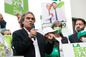 Sergio Fajardo inscribió candidatura para consulta de Centro Esperanza con el aval del partido ASI