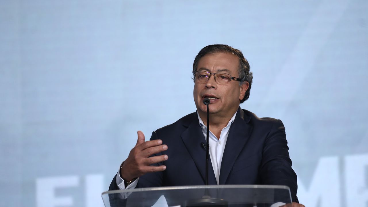 Gustavo Petro Candidato Pacto Pot Colombia Debate Los Que Son