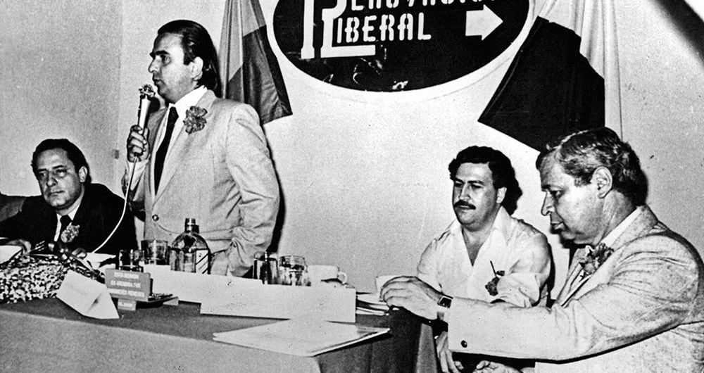   Alberto Santofimio fue el brazo político de Pablo Escobar. En 2007 fue condenado por ser coautor del asesinato de Luis Carlos Galán por órdenes del capo.