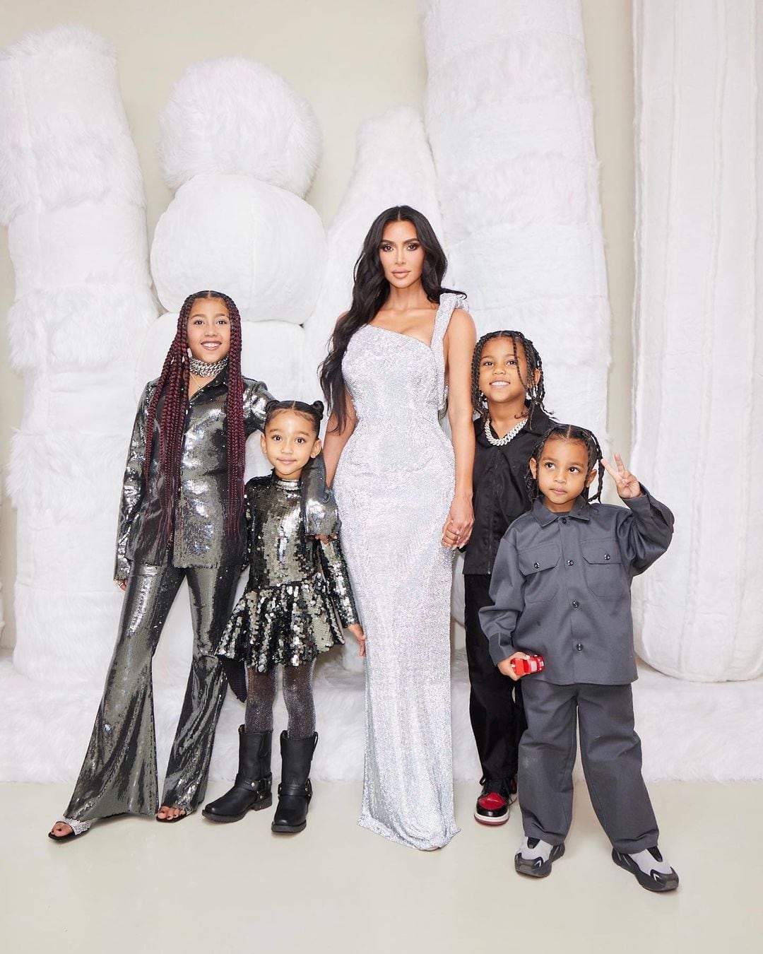 La mediática Kardashian sabe muy bien el tesoro que tiene con sus hijos. Foto: Instagram @kimkardashian.