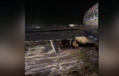 El avión se salió de la pista cuando intentaba despegar.