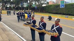 Con honores militares en la Escuela de Cadetes José María Córdova, el Ejército Nacional rinde honores militares al fallecido general (r) Ricardo Díaz.