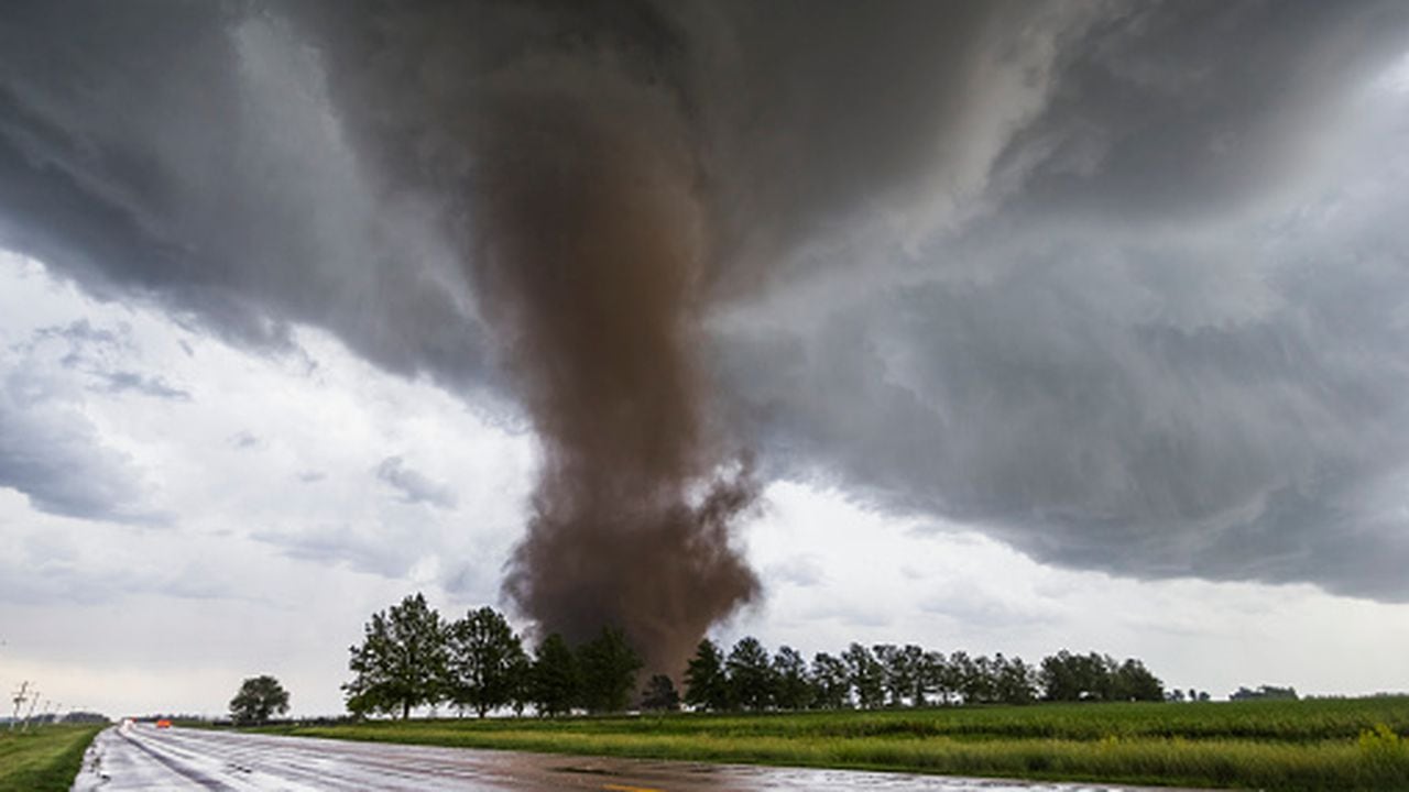 El Servicio Meteorológico Nacional declaró este jueves una alerta de emergencia en el condado de Tallapoosa, estado estadounidense de Alabama, debido a los tornados que afectan esa región y que alcanzan velocidades superiores a los 100 kilómetros por hora.