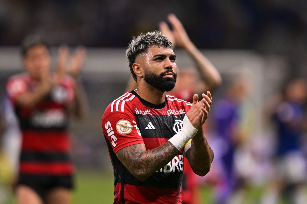 BELO HORIZONTE, BRAZIL - OCTOBER 19: Gabriel Barbosa of Flamengo reacts after a match between Cruzeiro and Flamengo as part of Brasileirao 2023 at Mineirao Stadium on October 19, 2023 in Belo Horizonte, Brazil. (Photo by Pedro Vilela/Getty Images)